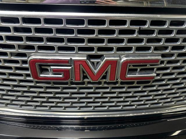 used 2015 GMC Yukon XL car, priced at $14,900
