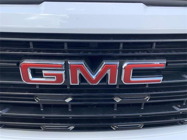 new 2025 GMC Sierra 1500 car, priced at $48,295