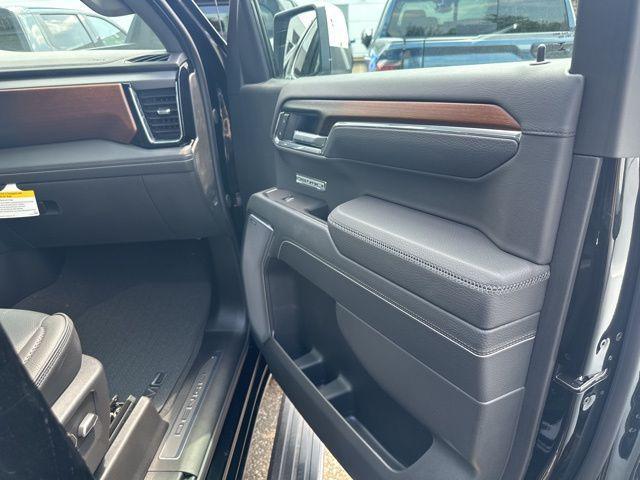 new 2025 GMC Sierra 1500 car, priced at $69,900