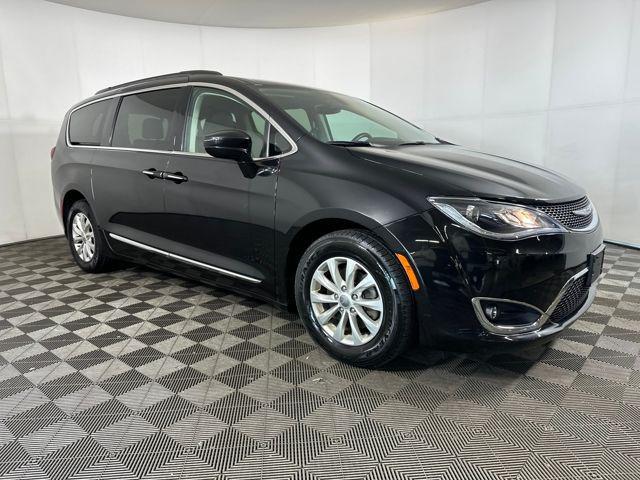 used 2017 Chrysler Pacifica car, priced at $9,500