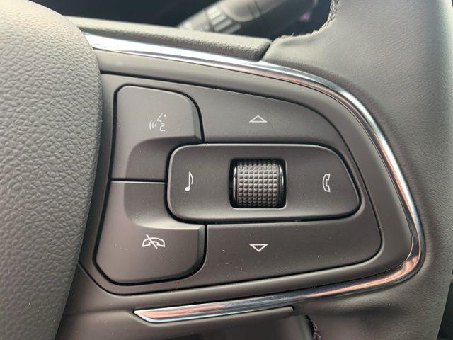 new 2025 Buick Envista car, priced at $27,775