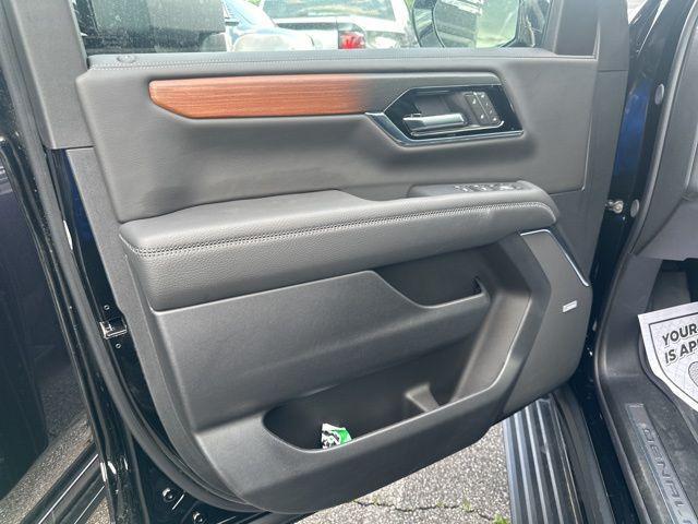 new 2025 GMC Yukon XL car, priced at $99,065