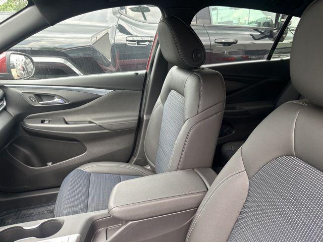 new 2025 Buick Envista car, priced at $27,005