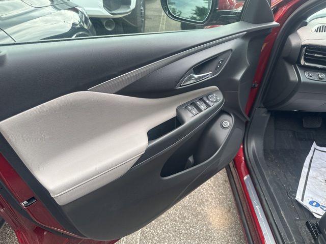 new 2025 Buick Envista car, priced at $31,660