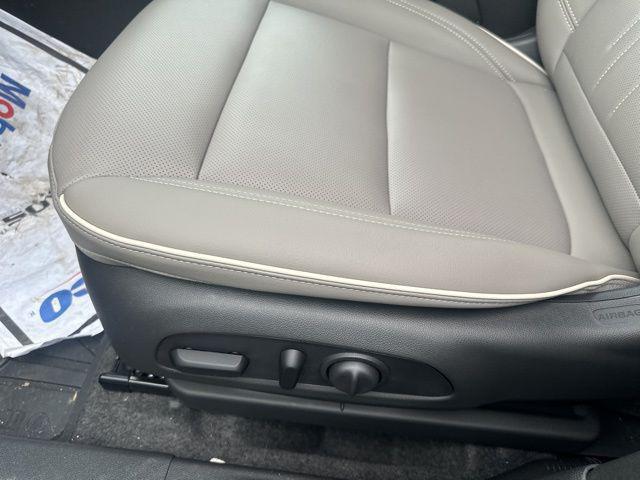 new 2025 Buick Envista car, priced at $31,660