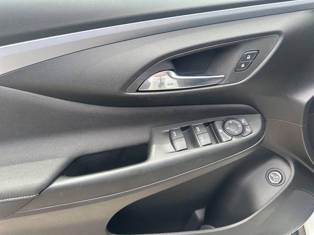 new 2025 Buick Envista car, priced at $26,980