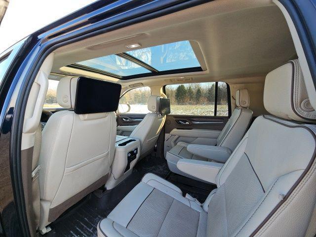 used 2021 GMC Yukon XL car, priced at $37,500
