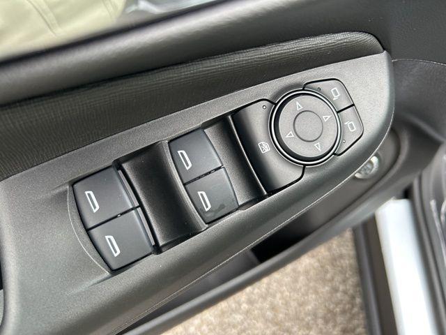 new 2025 Buick Envista car, priced at $26,725
