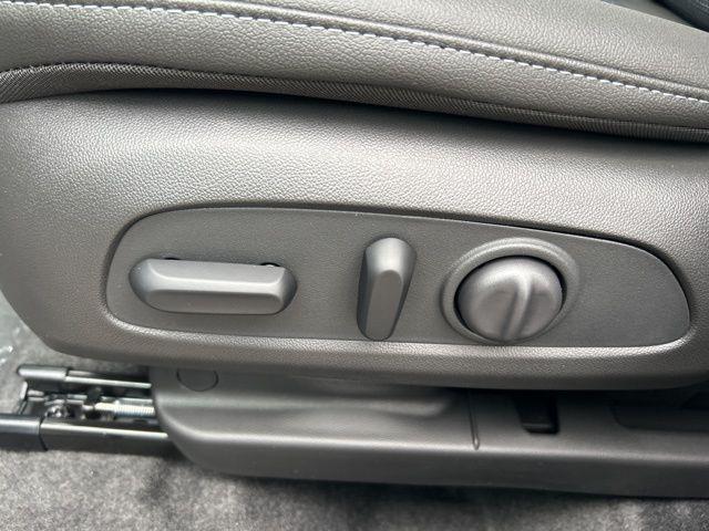 new 2025 Buick Envista car, priced at $26,725