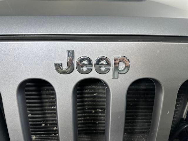 used 2013 Jeep Wrangler Unlimited car, priced at $18,500