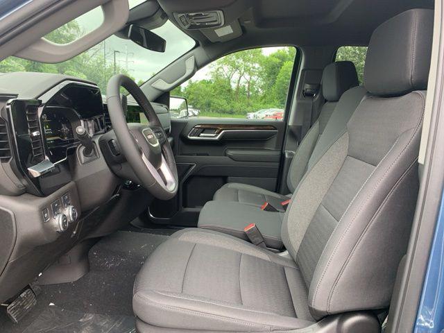 new 2025 GMC Sierra 1500 car, priced at $51,035