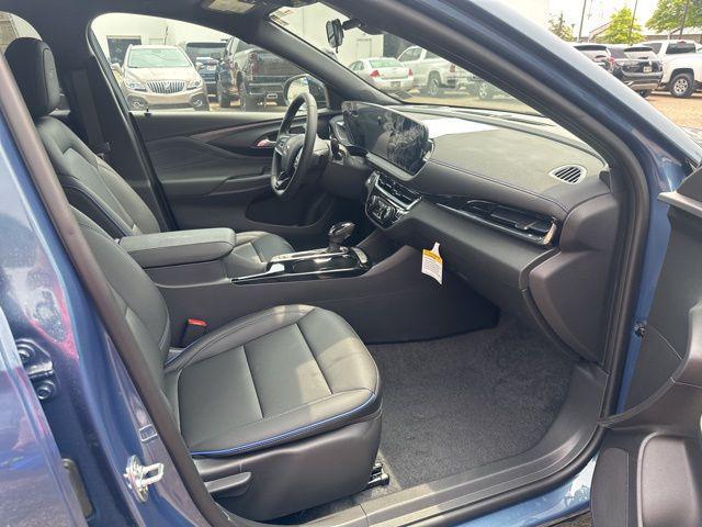 new 2025 Buick Envista car, priced at $27,685
