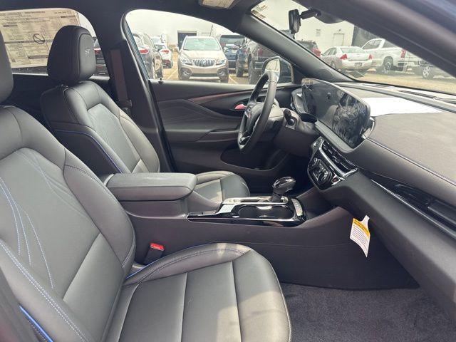 new 2025 Buick Envista car, priced at $27,685