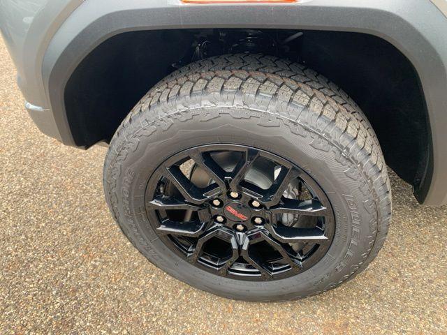 new 2025 GMC Canyon car, priced at $44,870