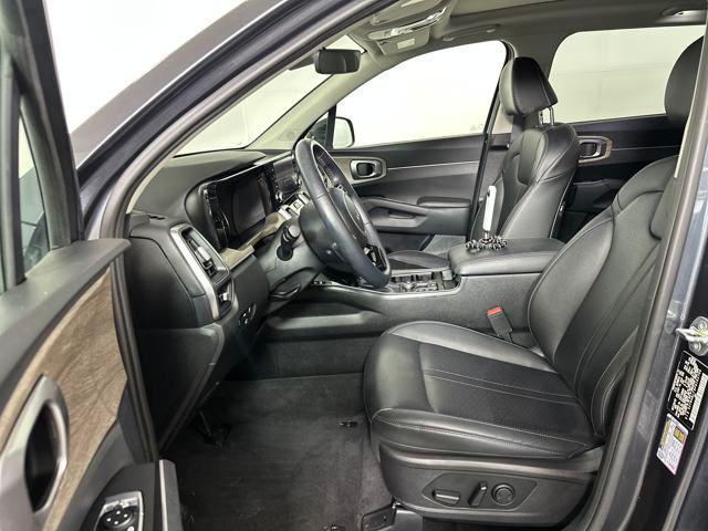 used 2023 Kia Sorento car, priced at $28,900