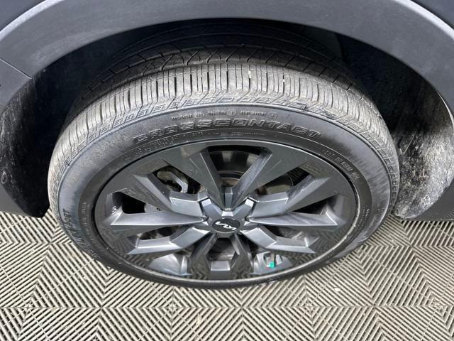 used 2023 Kia Sorento car, priced at $28,900