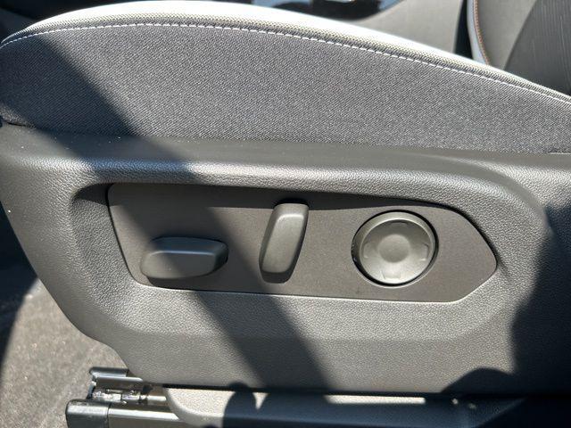 new 2025 Buick Envision car, priced at $43,735