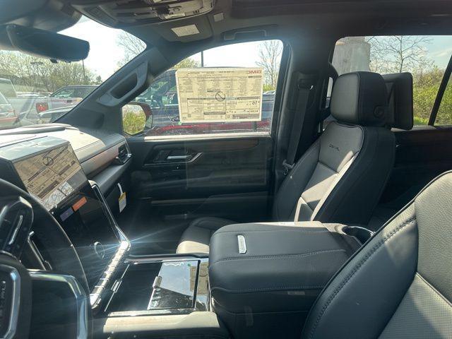 new 2025 GMC Yukon car, priced at $93,025