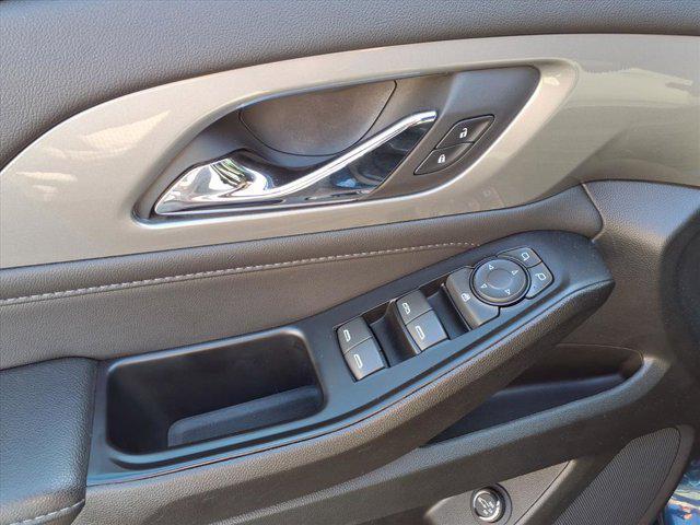 used 2023 Chevrolet Traverse car, priced at $29,888