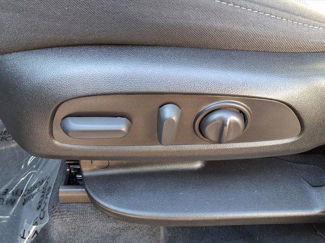 used 2023 Chevrolet Traverse car, priced at $29,888
