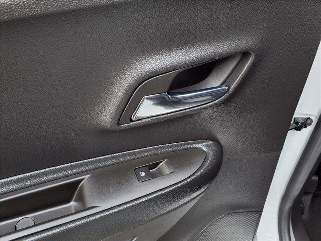 used 2022 Chevrolet Trax car, priced at $15,995