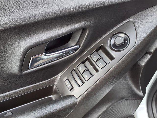 used 2022 Chevrolet Trax car, priced at $15,995