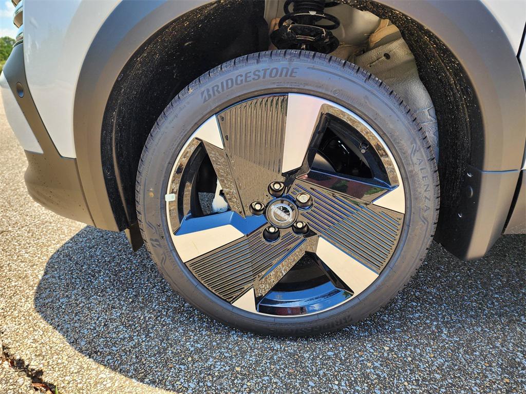 new 2025 Nissan Kicks car, priced at $27,583