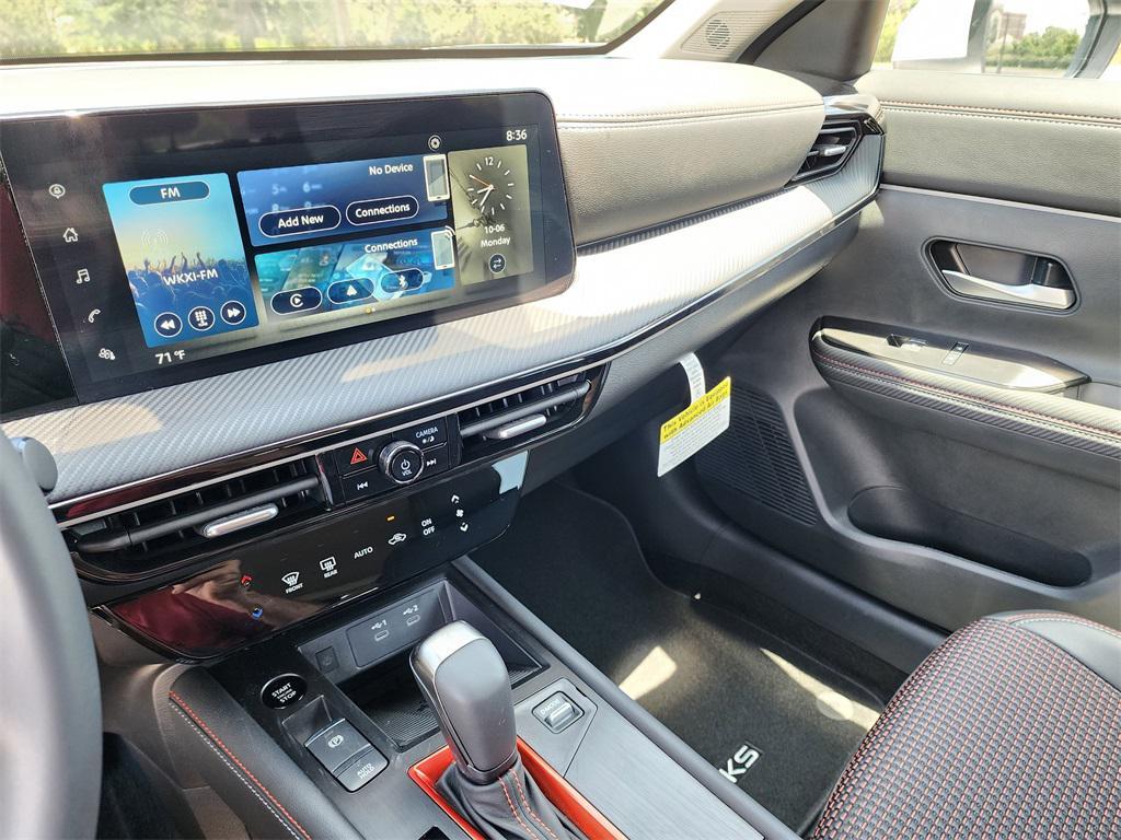 new 2025 Nissan Kicks car, priced at $27,583