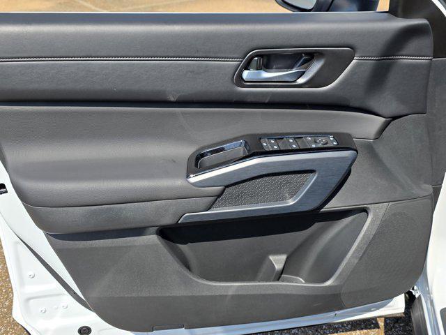 new 2025 Nissan Pathfinder car, priced at $36,430