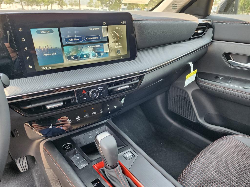 new 2025 Nissan Kicks car, priced at $29,177