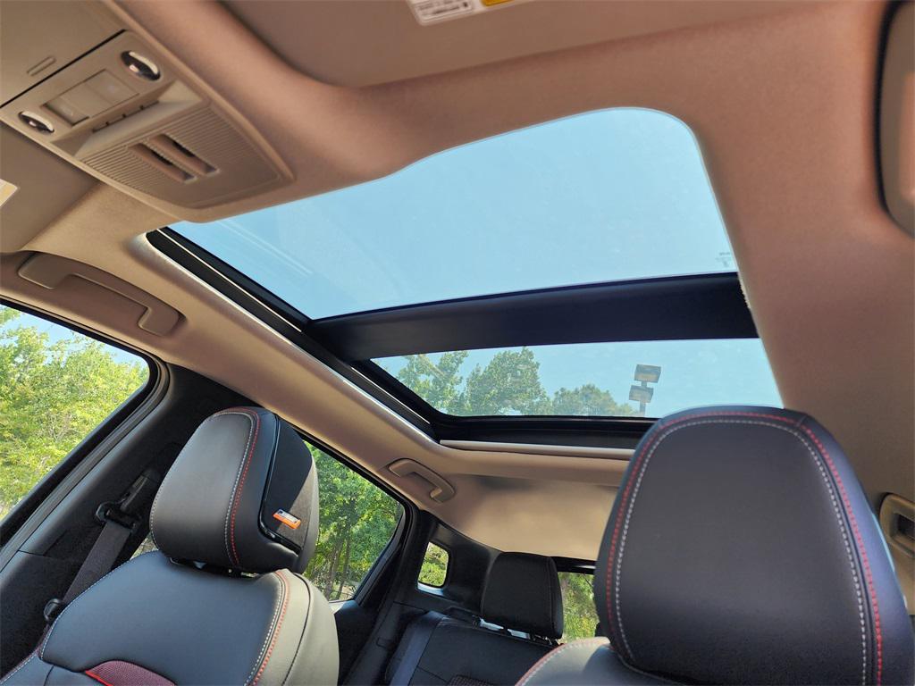 new 2025 Nissan Kicks car, priced at $29,177