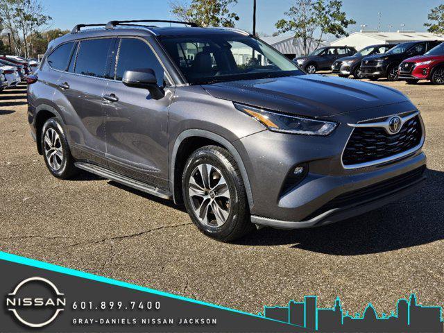 used 2021 Toyota Highlander car, priced at $27,854