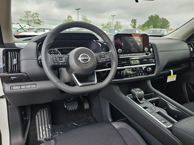 new 2024 Nissan Pathfinder car, priced at $38,918