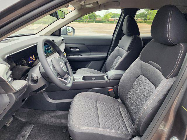 new 2025 Nissan Kicks car, priced at $26,592
