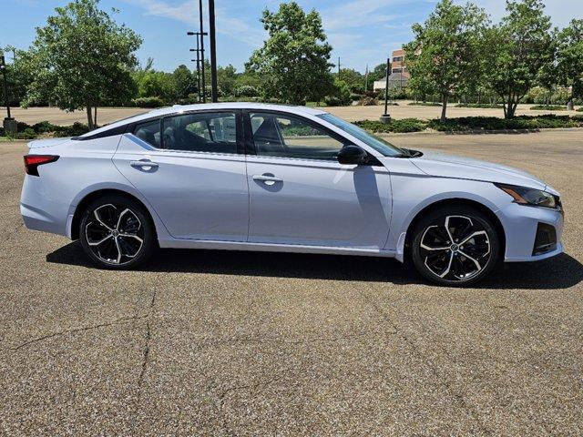 new 2024 Nissan Altima car, priced at $28,922