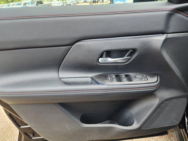 new 2025 Nissan Kicks car, priced at $27,315