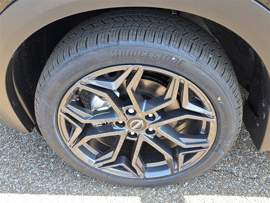 new 2025 Nissan Kicks car, priced at $27,703