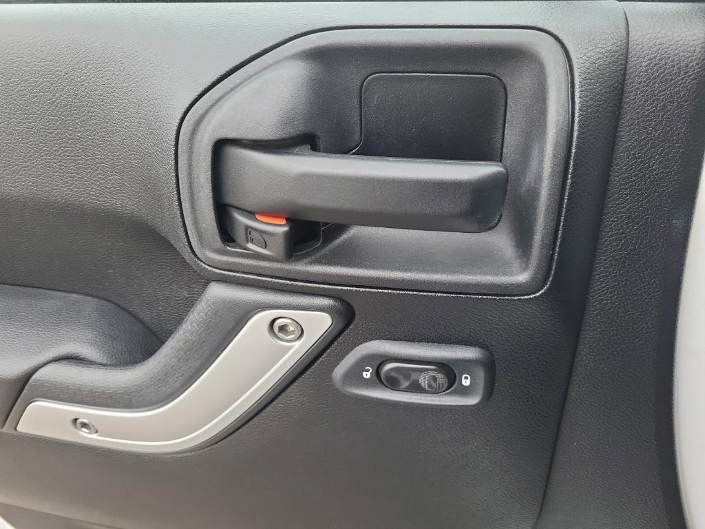used 2013 Jeep Wrangler Unlimited car, priced at $16,282