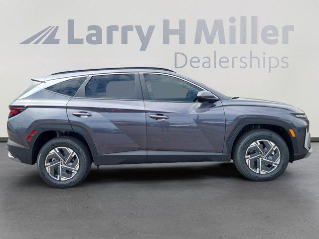 new 2025 Hyundai TUCSON Hybrid car, priced at $31,484