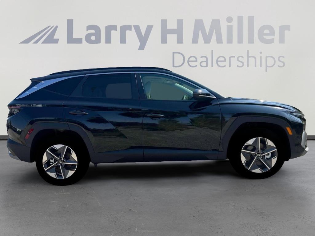 new 2025 Hyundai TUCSON Hybrid car, priced at $35,457