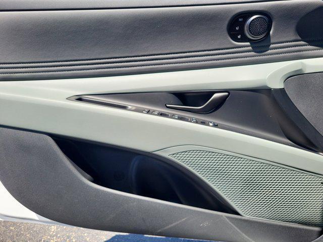 new 2025 Hyundai ELANTRA HEV car, priced at $30,177