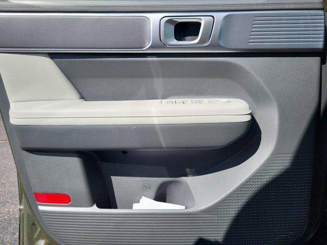 new 2025 Hyundai Santa Fe car, priced at $34,693