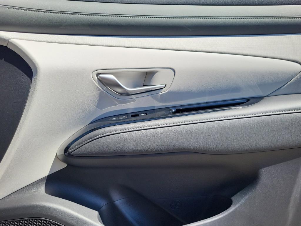 new 2025 Hyundai TUCSON Hybrid car, priced at $40,322