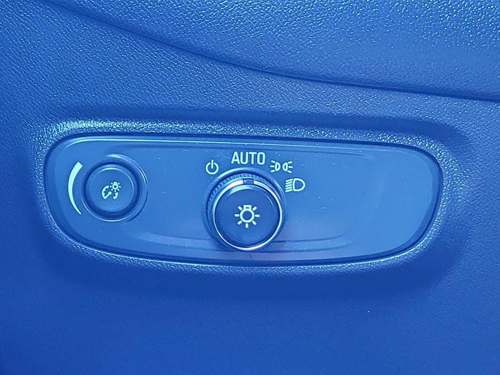 used 2024 Chevrolet Equinox car, priced at $21,588