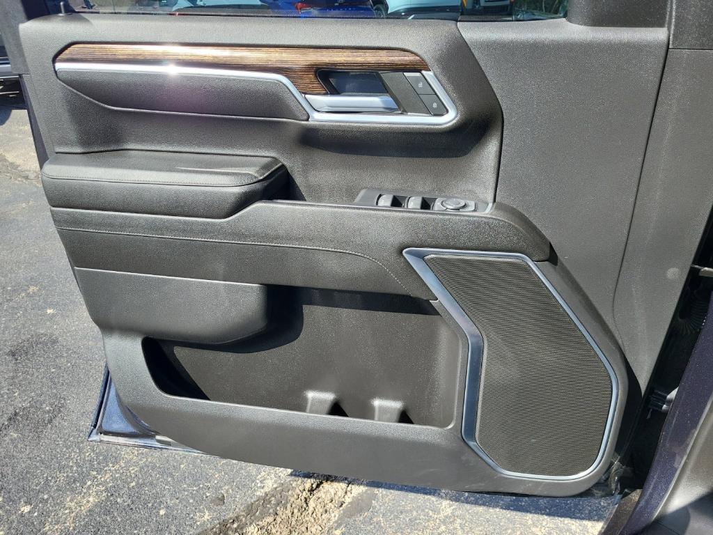 used 2023 GMC Sierra 1500 car, priced at $31,288