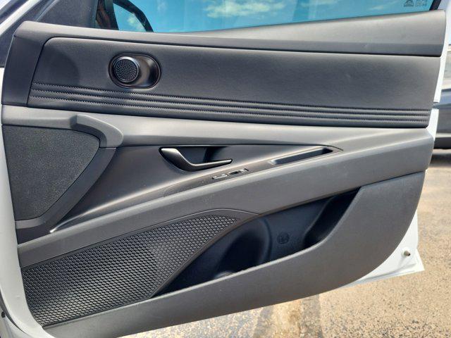 new 2025 Hyundai ELANTRA HEV car, priced at $28,152