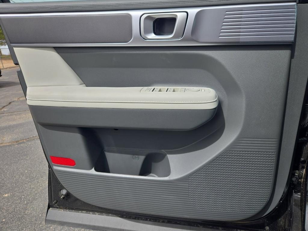 new 2025 Hyundai Santa Fe car, priced at $39,497