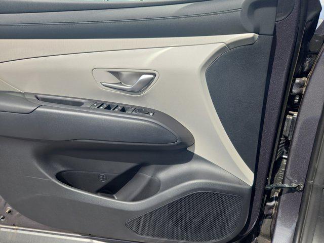 new 2025 Hyundai TUCSON Hybrid car, priced at $37,253