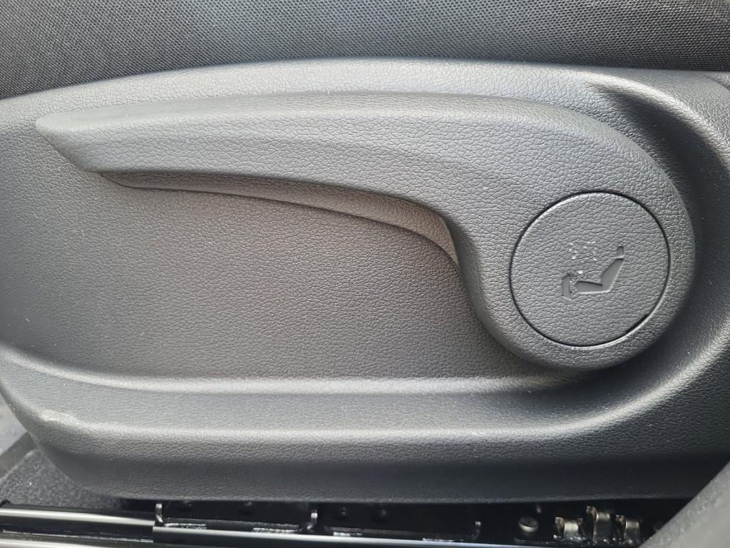 new 2025 Hyundai Venue car, priced at $24,917