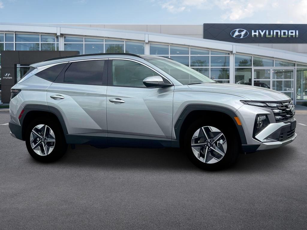 new 2025 Hyundai TUCSON Hybrid car, priced at $38,132